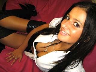 Phyllies cam2cam:  - Anal-Sex, Gangbang, Oralsex, Outdoor, Schlucken, Live-Dates - Ich bin oft allein zu Hause und weiss nicht, was ich mit mir anfangen soll. Wenn Du es weisst und es mit mir teilen m�chtest, dann warte nicht l�nger. Lass uns was gemeinsam machen.