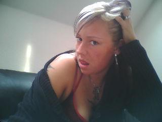 Sina - Hei� bin ich immer und �berall, auch live! - cam2cam,erotik,livecam