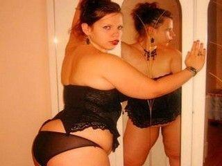 aHotGabi webcam:  Anal-Sex, Exhibitionismus, Oralsex, Outdoor, Sexspielzeug, Tattoos, Voyeurismus, Live-Dates