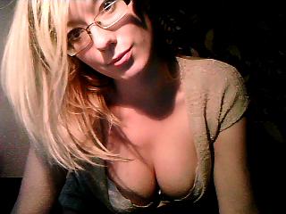 SexyKatze23 livecam:  Anal-Sex, Dominant, Fetisch, Oralsex, Outdoor, Rollenspiele, Sexspielzeug, Spanking, Voyeurismus - BH-Cup: C
