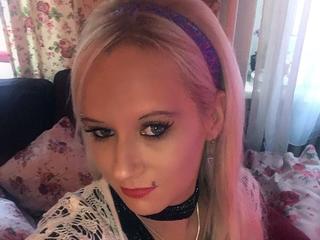 Hot-Julia - Ein Tag ohne Sex ist ein verlorener Tag! - sexcam,chat,sexcam