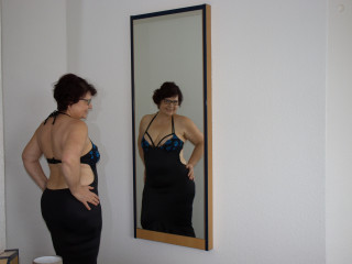 sexgeile Chefin livecam:  Exhibitionismus, Fetisch, Lack und Leder, Oralsex, Outdoor, Parkplatz-Sex, Rollenspiele, SM-Sex, Swinger, Voyeurismus